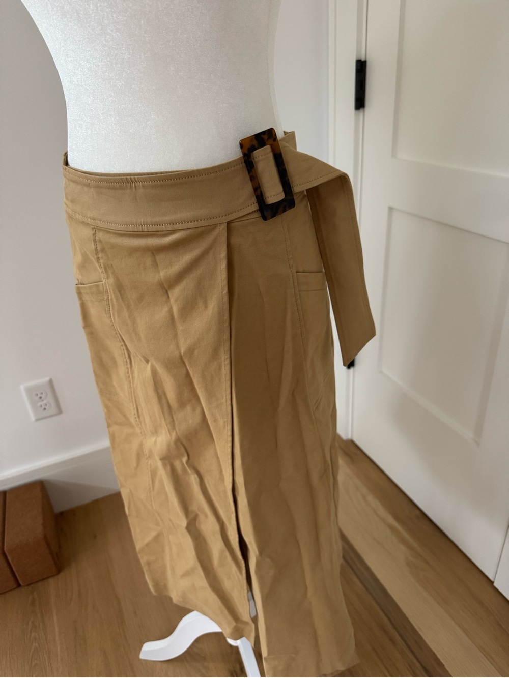 Intermix - Picture 2 of 9